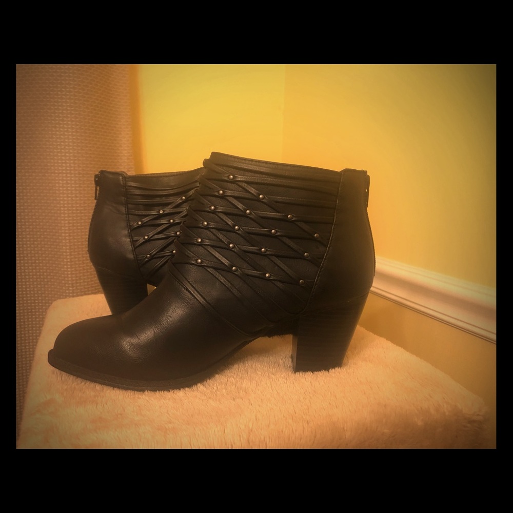 Avenue Black Bootie